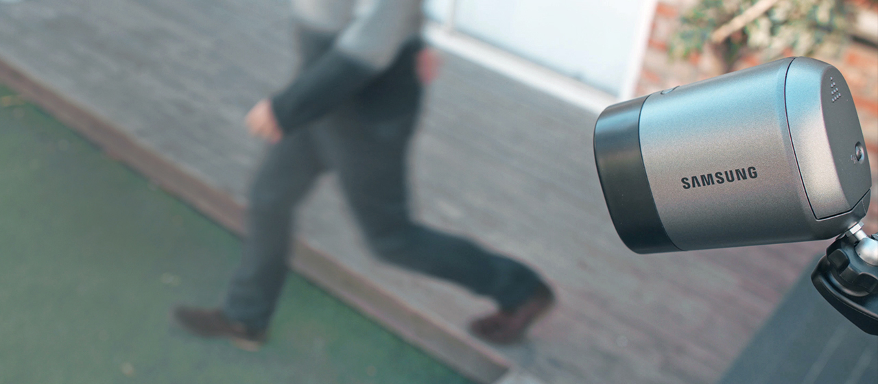 Motion detection and built-in mic Motion detection and built-in mic